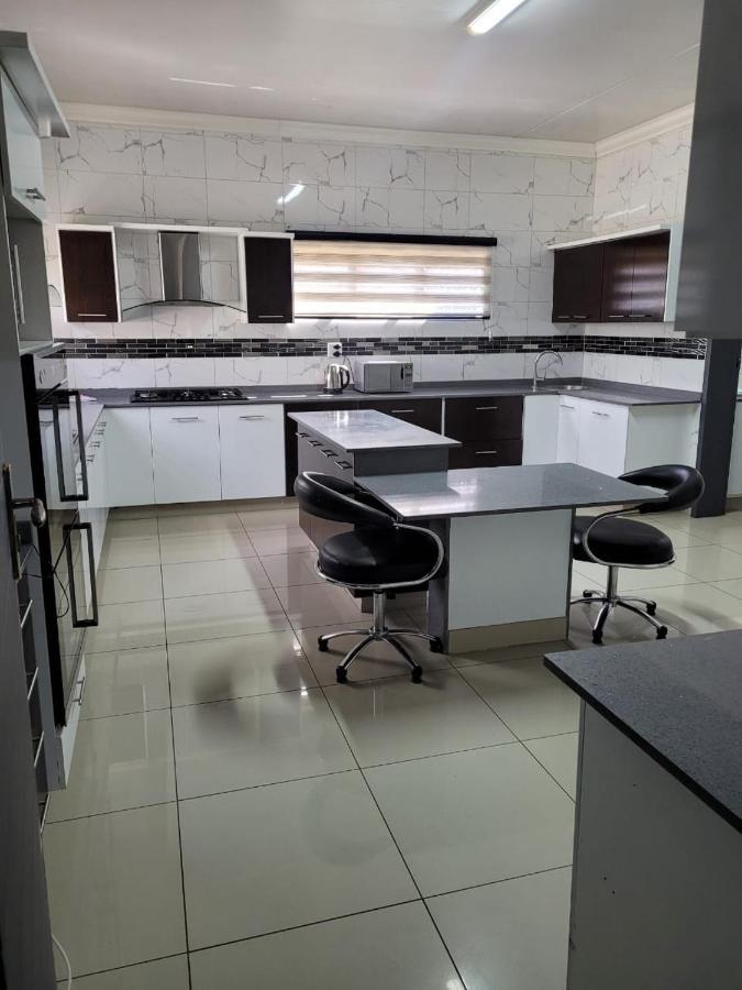 Palm Guesthouse Zeerust المظهر الخارجي الصورة