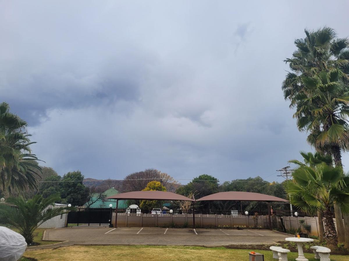 Palm Guesthouse Zeerust المظهر الخارجي الصورة