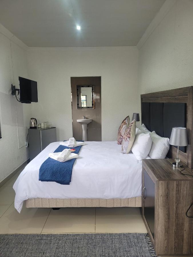 Palm Guesthouse Zeerust المظهر الخارجي الصورة